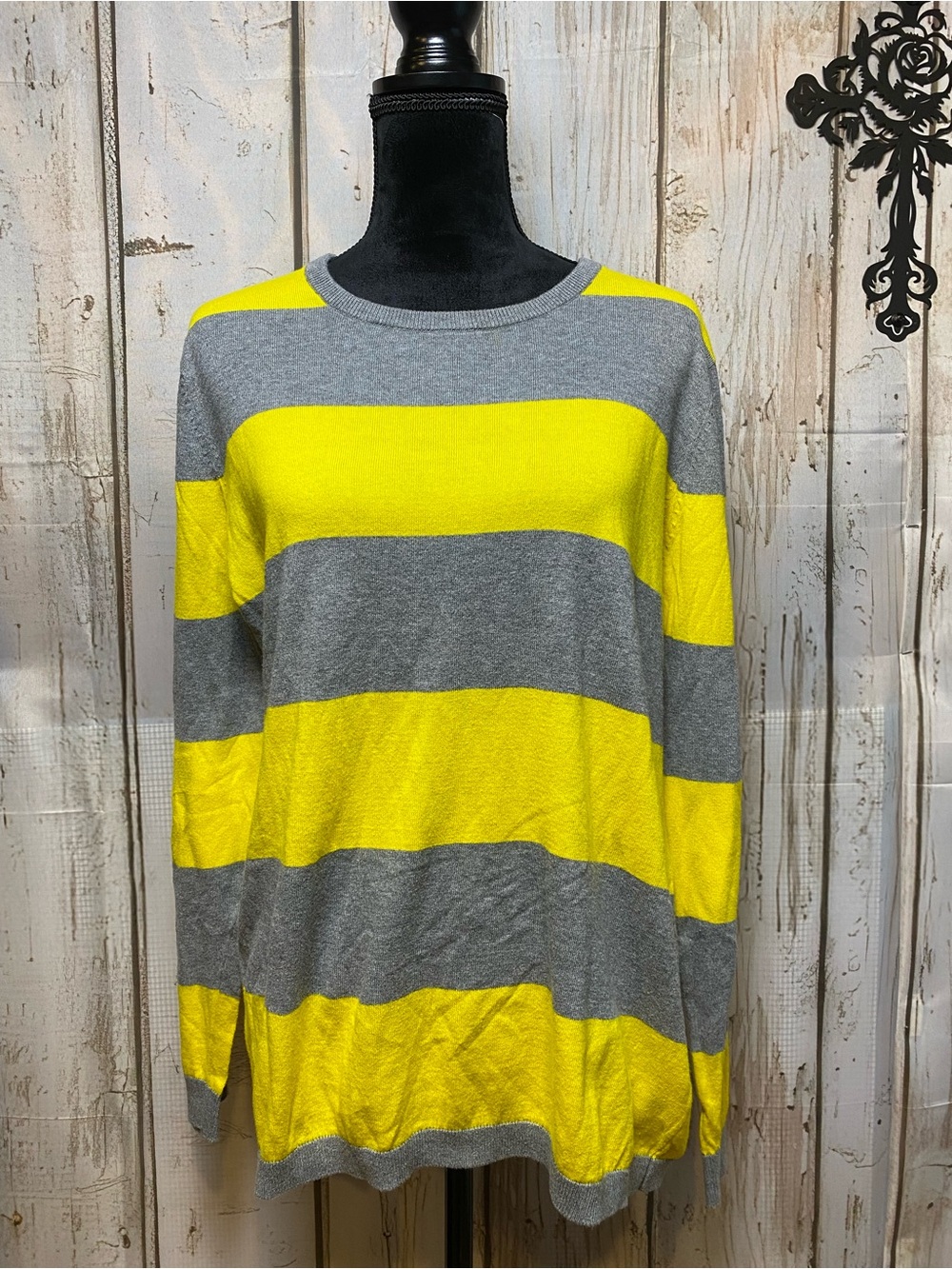Y2K 2013 Old Navy Gray and Yellow Striped Crewneck Sweater Sz-XL